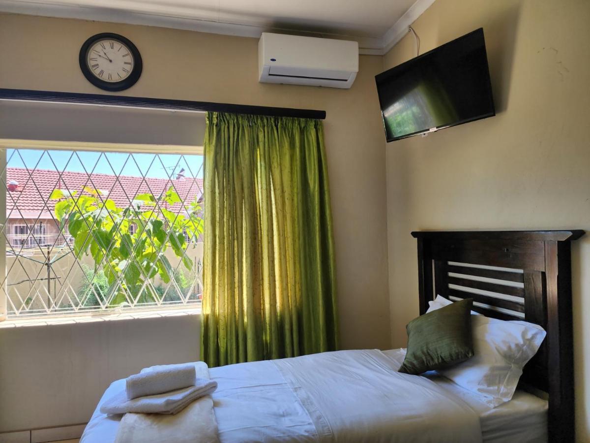 Southy Inn By The Lake Benoni Ngoại thất bức ảnh