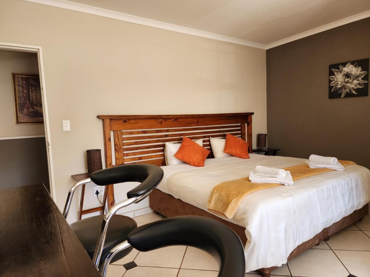 Southy Inn By The Lake Benoni Ngoại thất bức ảnh