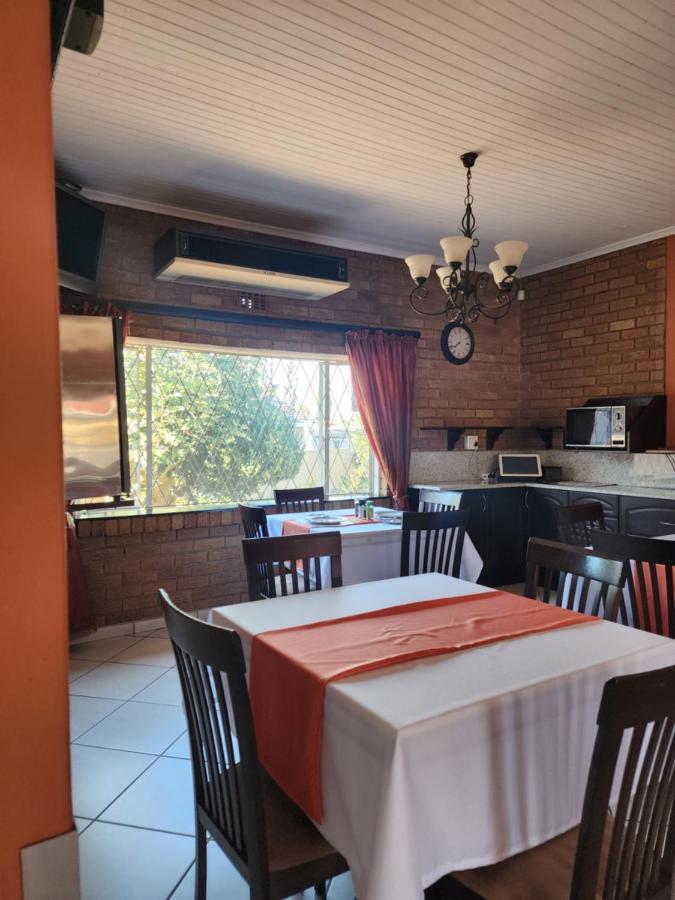 Southy Inn By The Lake Benoni Ngoại thất bức ảnh