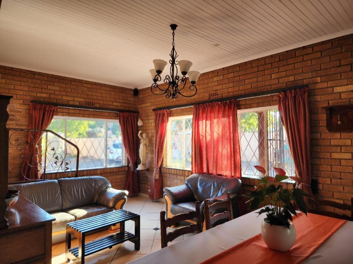 Southy Inn By The Lake Benoni Ngoại thất bức ảnh