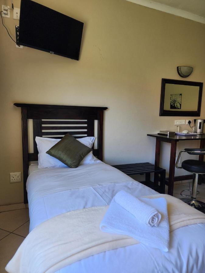 Southy Inn By The Lake Benoni Ngoại thất bức ảnh