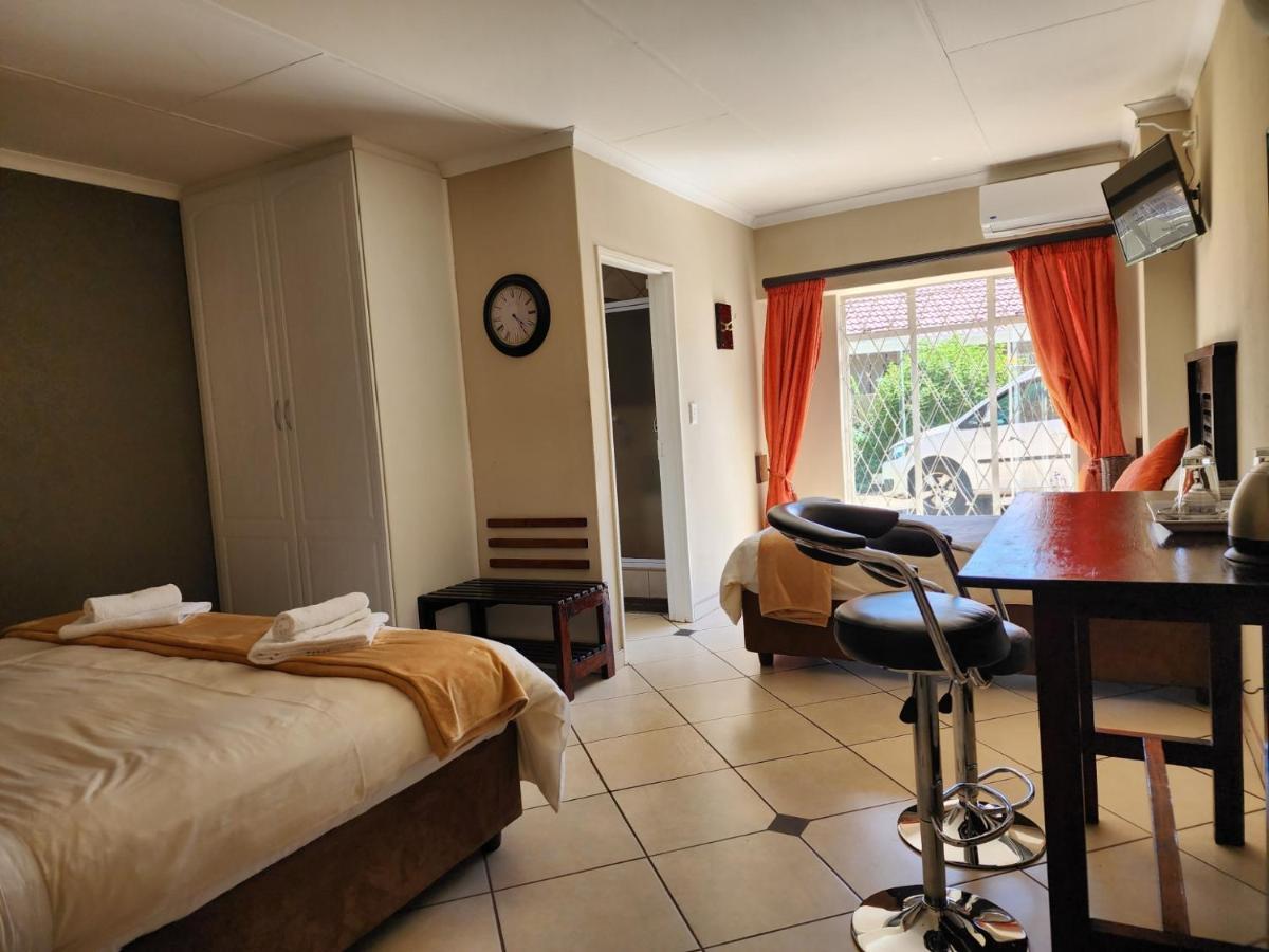 Southy Inn By The Lake Benoni Ngoại thất bức ảnh