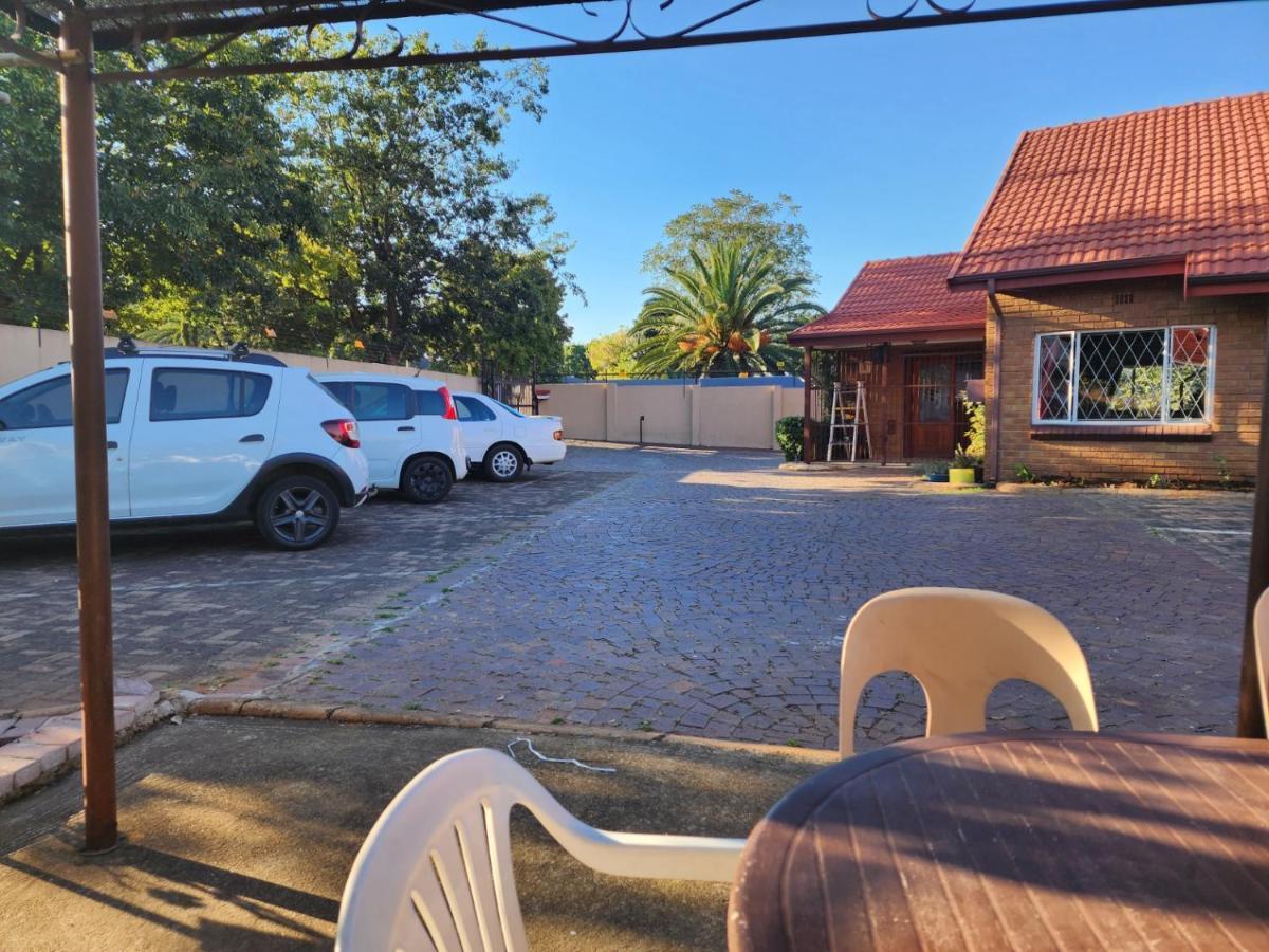 Southy Inn By The Lake Benoni Ngoại thất bức ảnh