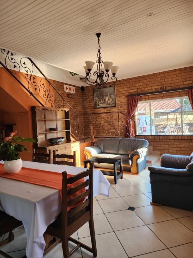 Southy Inn By The Lake Benoni Ngoại thất bức ảnh