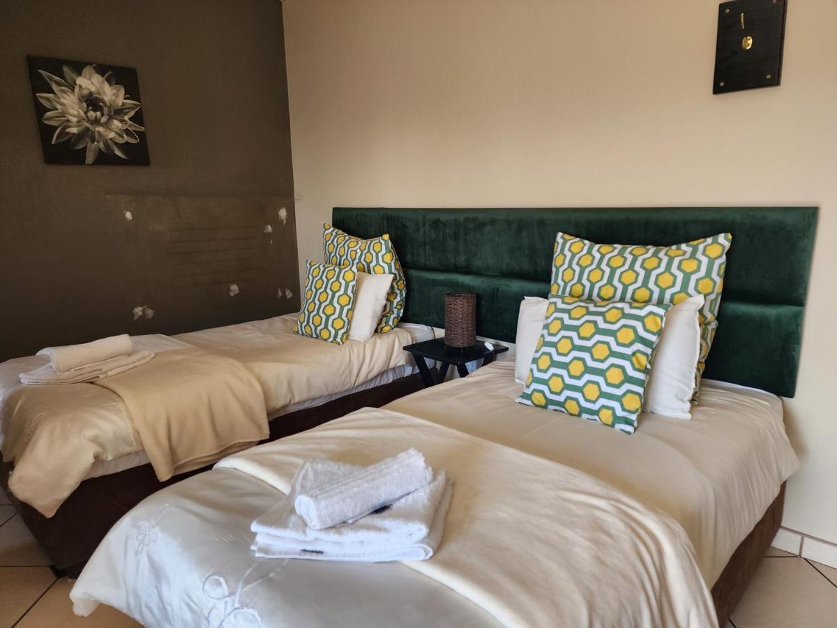Southy Inn By The Lake Benoni Ngoại thất bức ảnh