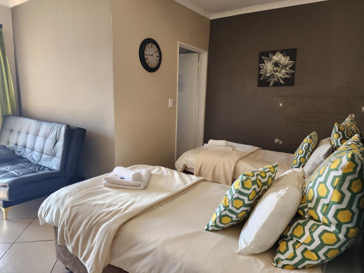 Southy Inn By The Lake Benoni Ngoại thất bức ảnh